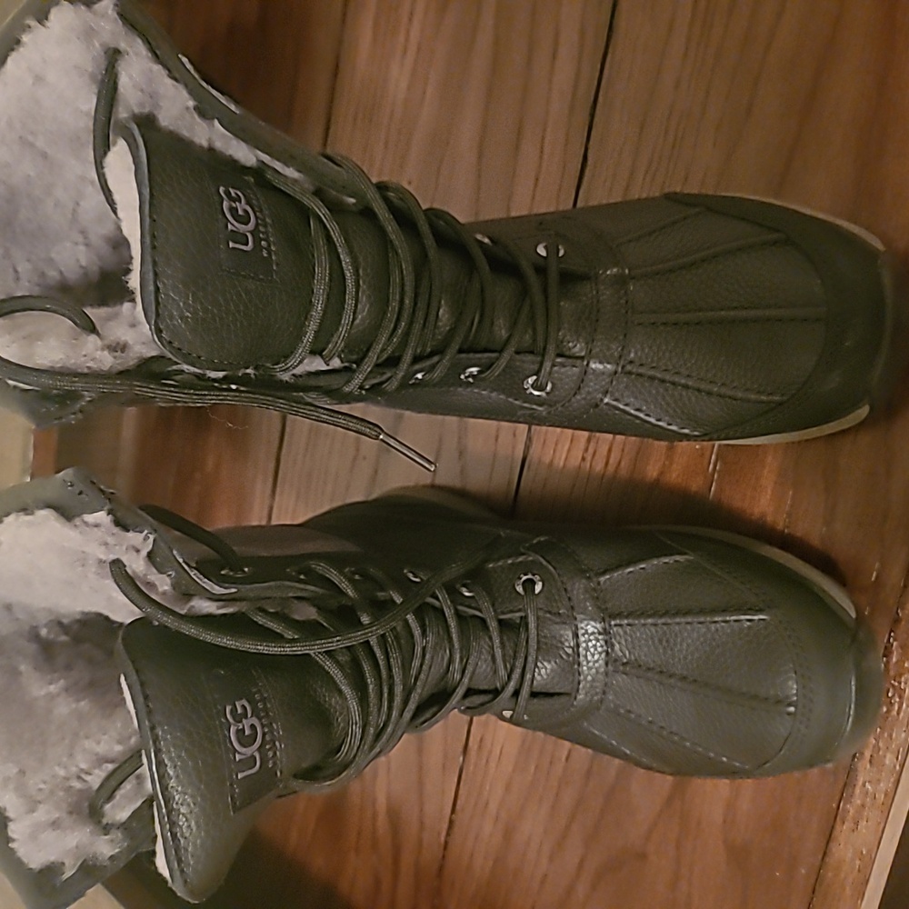 Uggs boots with box and tags rain and snow boot